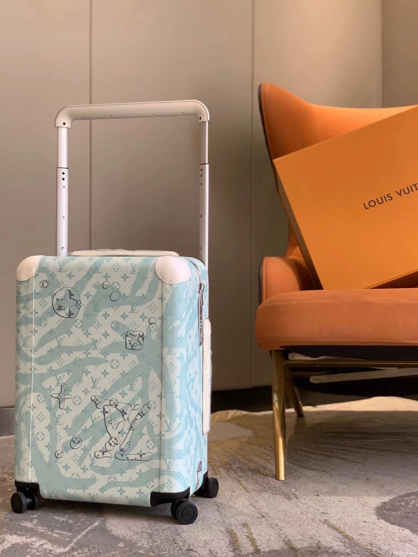 CUSTOM 37L AQUAGARDEN CABIN VERSION) 55 SUITCASE HORIZON (2024 0820